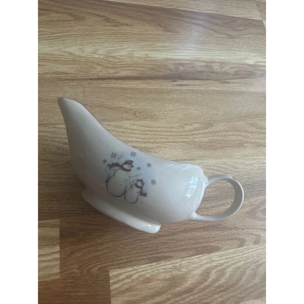 Royal seasons, stoneware snowman gravy boat